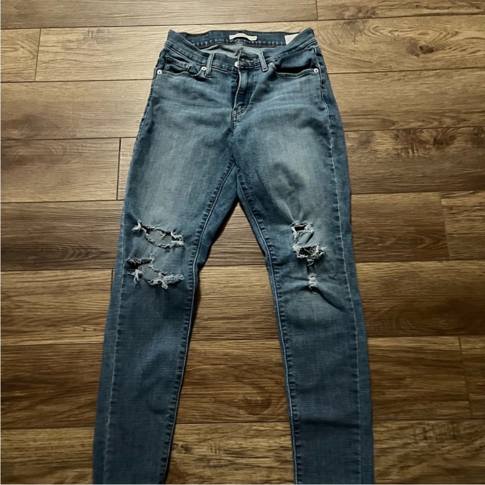 Levi's Ripped Skinny Jeans in Blue